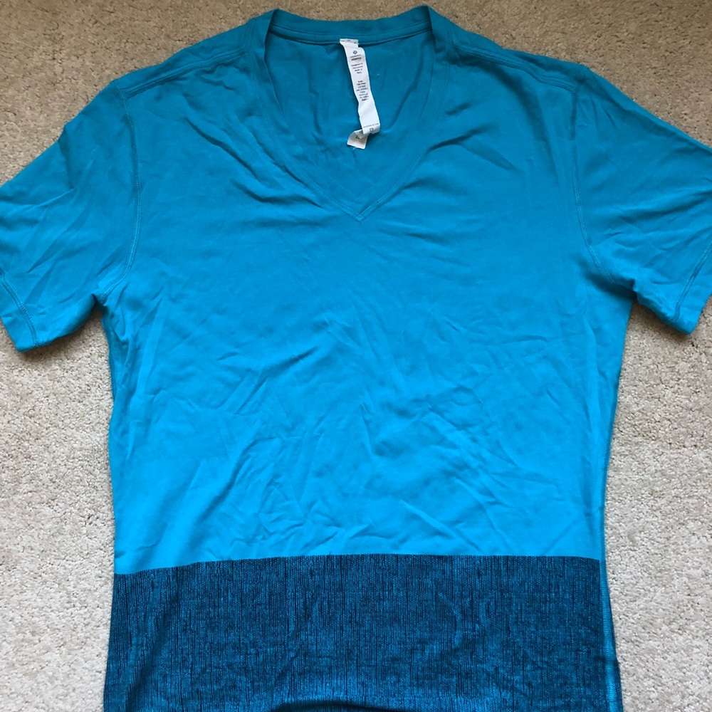 Lululemon v-neck t-shirt